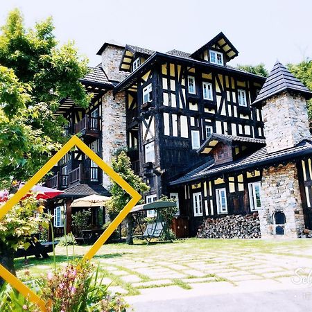 Black Forest Manor Renai Exterior foto