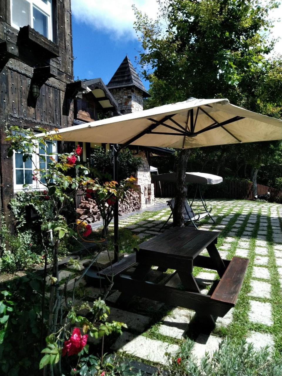 Black Forest Manor Renai Exterior foto